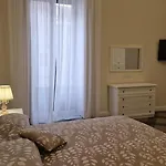 Apartament Ancients Courts Of