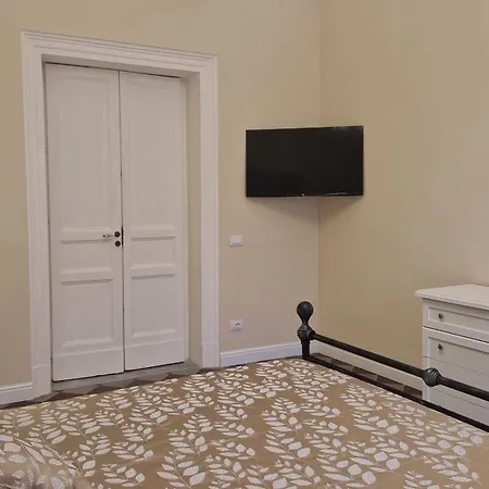 Apartment Ancients Courts Of *